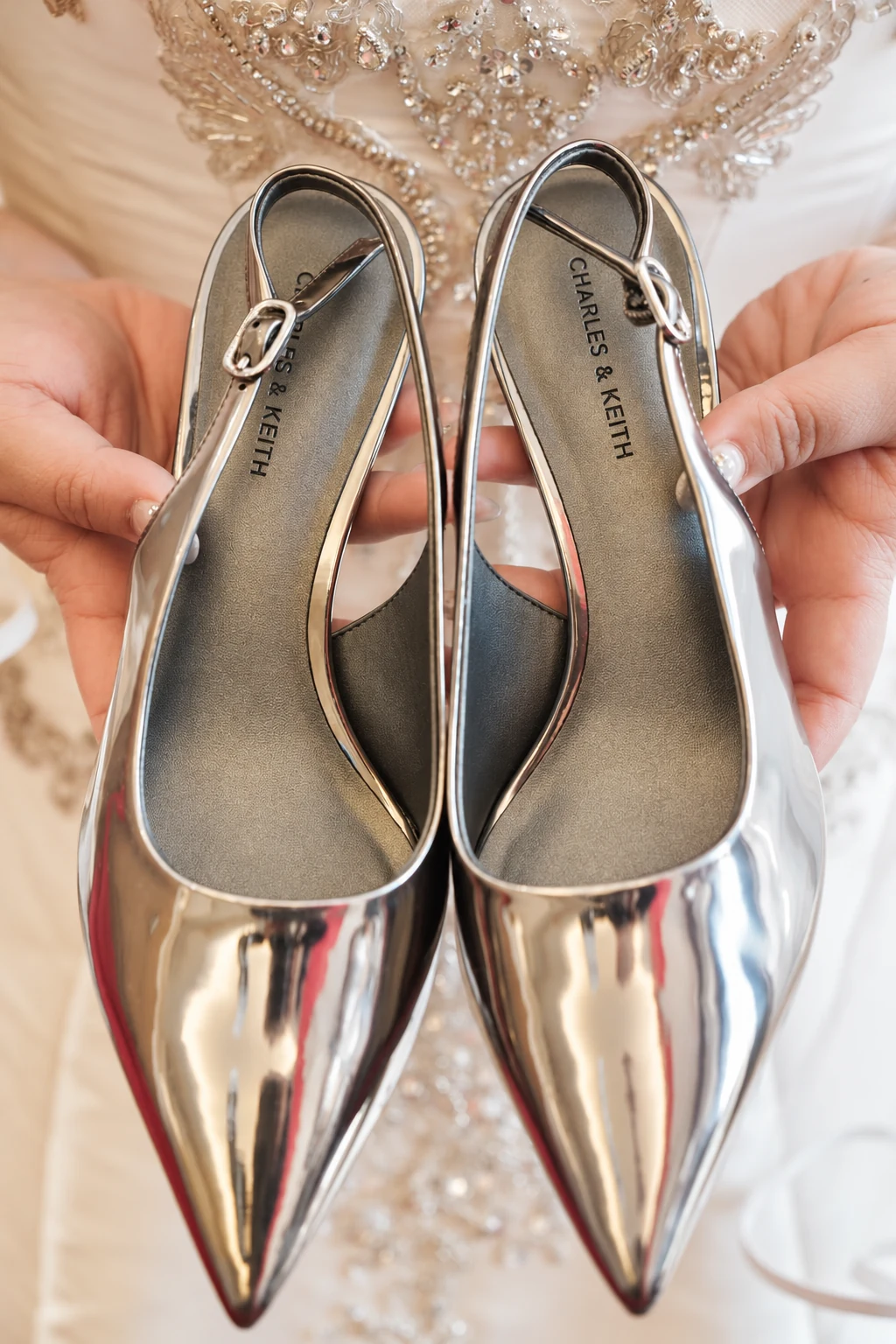 出发前的婚鞋 · Shoes before we leave